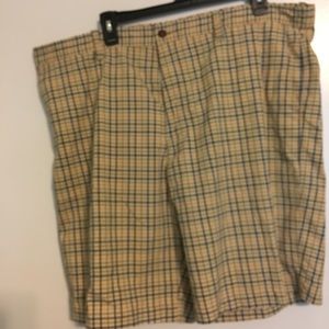 Men’s Tommy Bahama checked shorts. Size 40